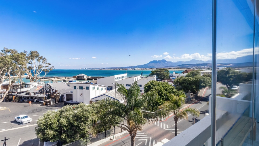 To Let 4 Bedroom Property for Rent in Gordons Bay Village Western Cape